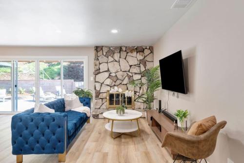 Aqua Oasis Games Close to DT Sleeps 10 — hotel in Montebello