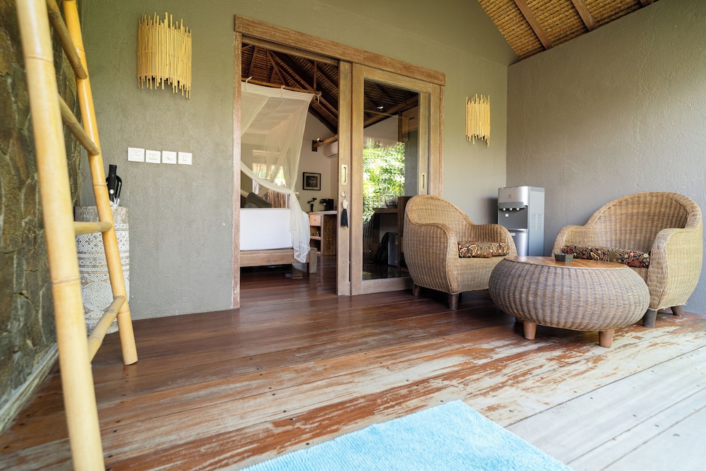 Flow Temple of Health Ayurvedic Cafe Steam Room & Ice Plunge Gili Air — 4-Star Luxury Hotel in Gili Air, Indonesia