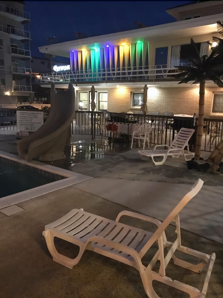 Beach Colony Motel - photo 28
