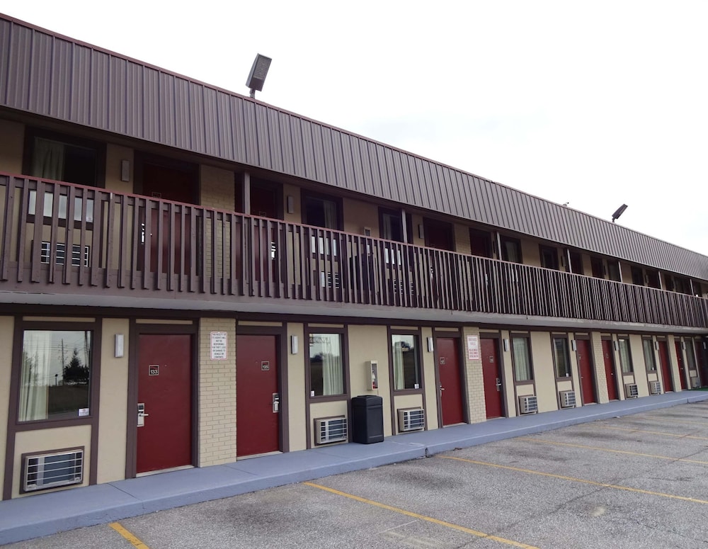 Red Roof Inn Indianapolis Castleton - photo 21