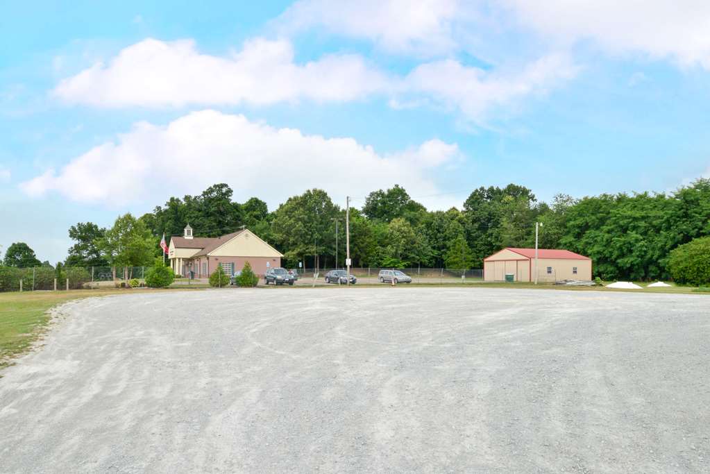 Americas Best Value Inn Wildersville - photo 20