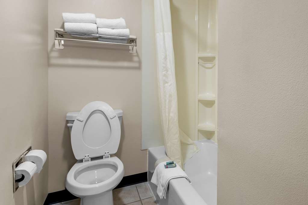 Best Western Lee's Motor Inn - photo 23