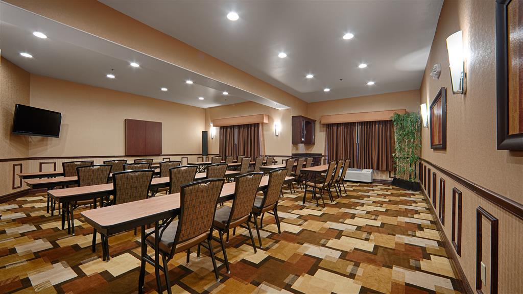 Best Western Plus KC Speedway Inn & Suites - photo 15