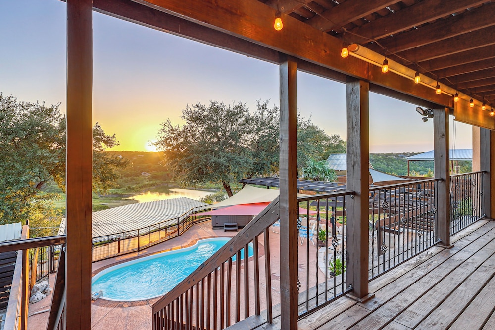 Italian Styled Home W Lake Views And Private Pool 22250340 — Belton