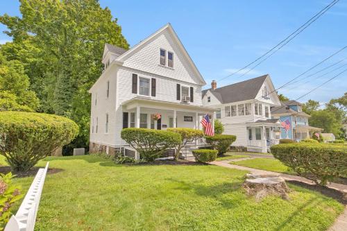 Charming New England Home in West Hartford Center — 4-Star Luxury Hotel in West Hartford, United States