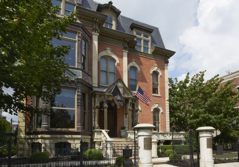 The Wheeler Mansion in Chicago, United States