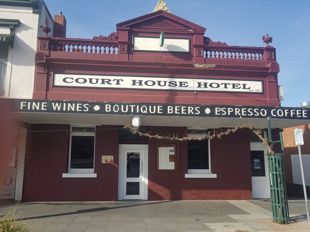 Courthouse Bar & Grill — hotel in Ararat