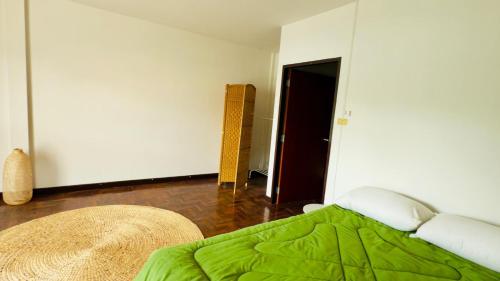 Creative Bangkok Bed - carbon neutral hotel in Unknown City
