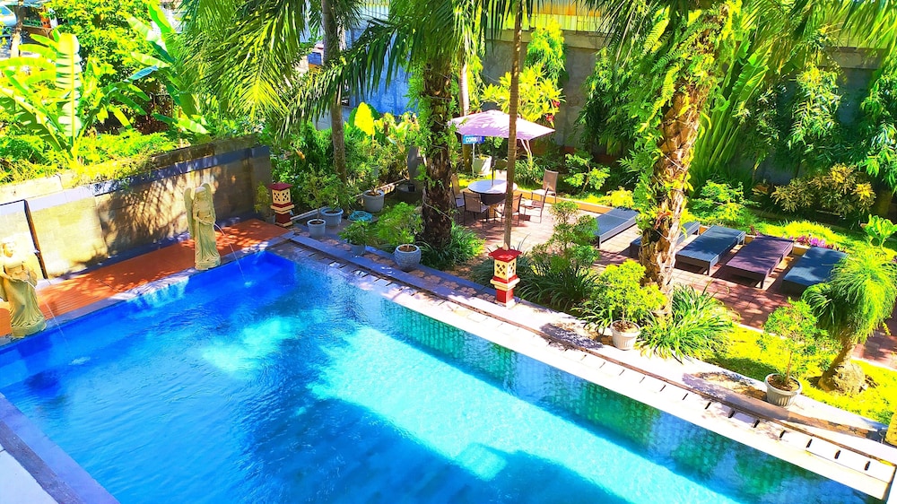 Puri Saron Denpasar Hotel