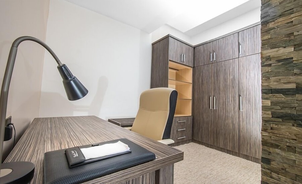 De Palatial Hotel and Apartments — Benin City — photo 4