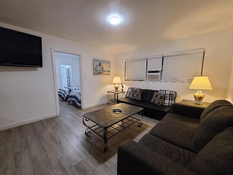 Sun Island Motel - photo 27
