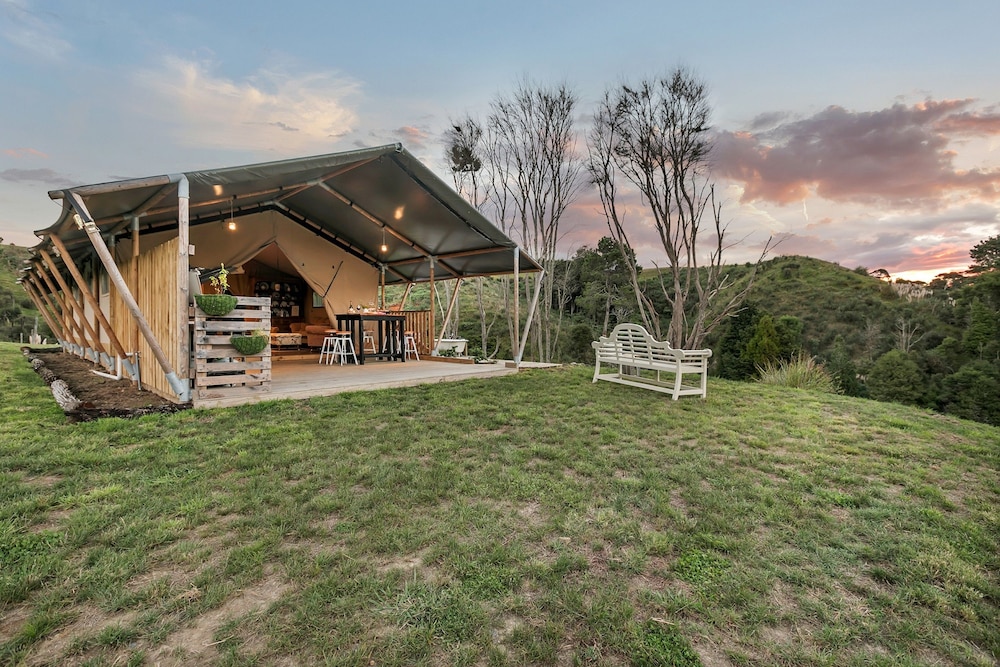 Luxury Under Canvas - last minute hotel in Auckland