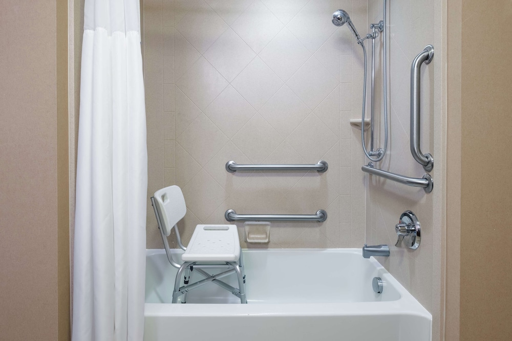 Hampton Inn Springfield South Enfield - photo 26