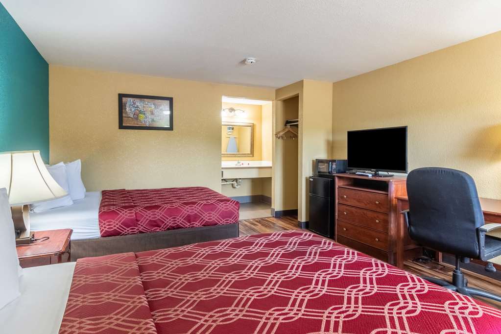 Econo Lodge Bradford South - photo 6