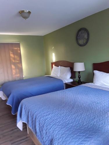 Eddy's Motel - photo 10