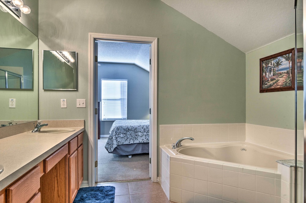 10 Mi to Disney Resort Home with Pool and Spa - photo 3