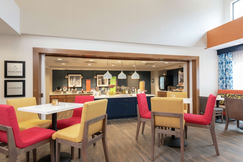 Hampton Inn & Suites Xenia Dayton - photo 39