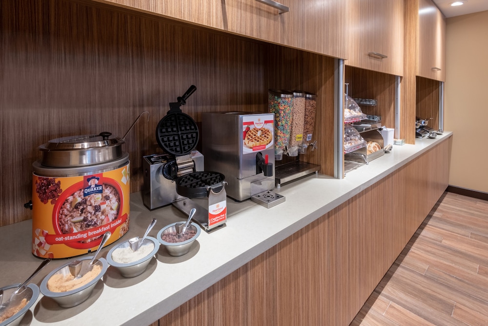 TownePlace Suites by Marriott Indianapolis Airport - photo 54