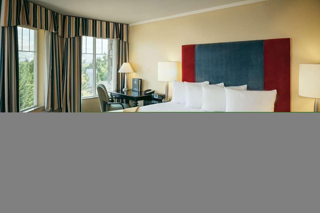 Plaza Inn & Suites at Ashland Creek - photo 8