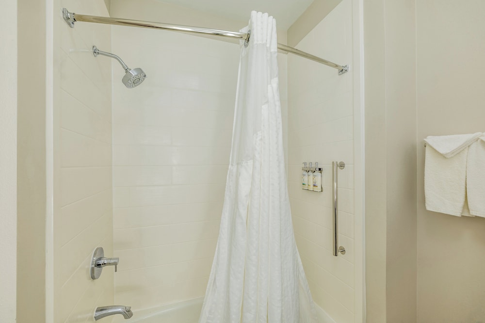 Holiday Inn Express & Suites Lindale Tyler by IHG - photo 13