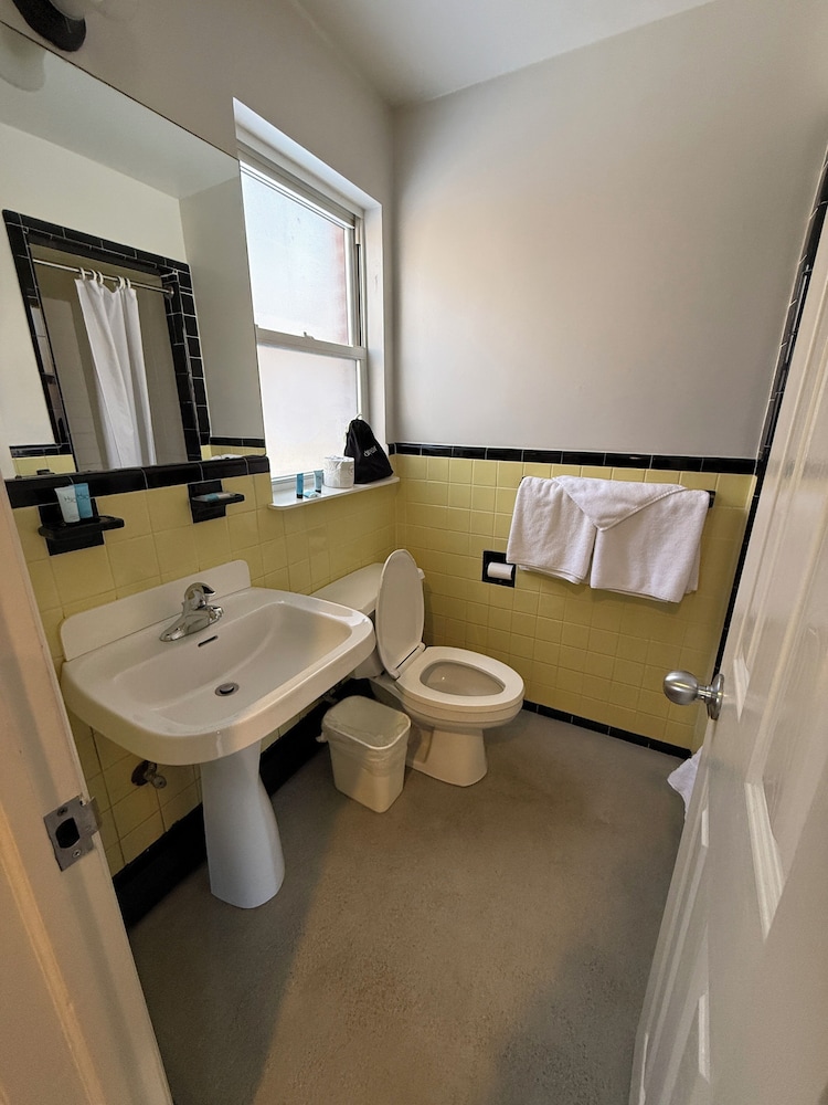 Heidi's Inn - photo 15