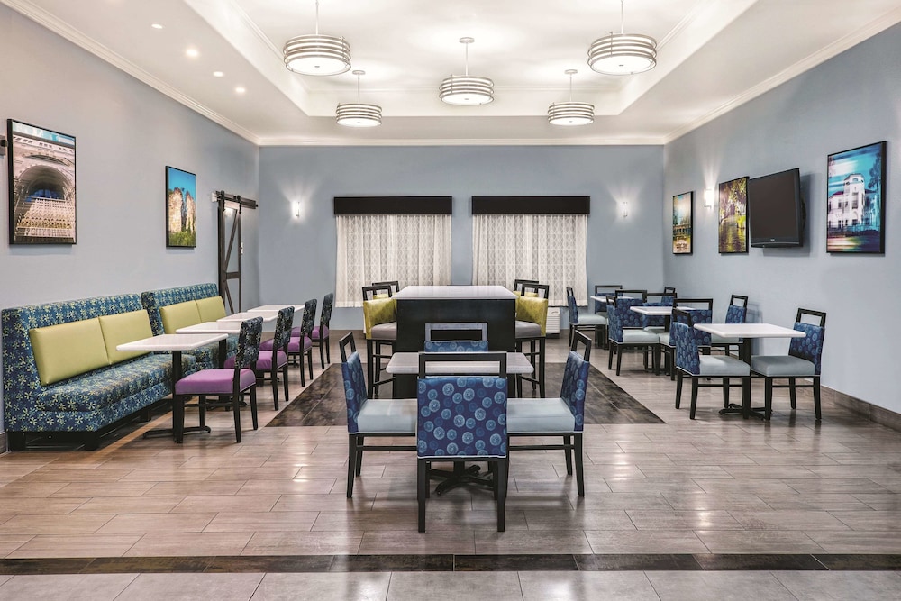 Spark by Hilton San Antonio Dominion - photo 23
