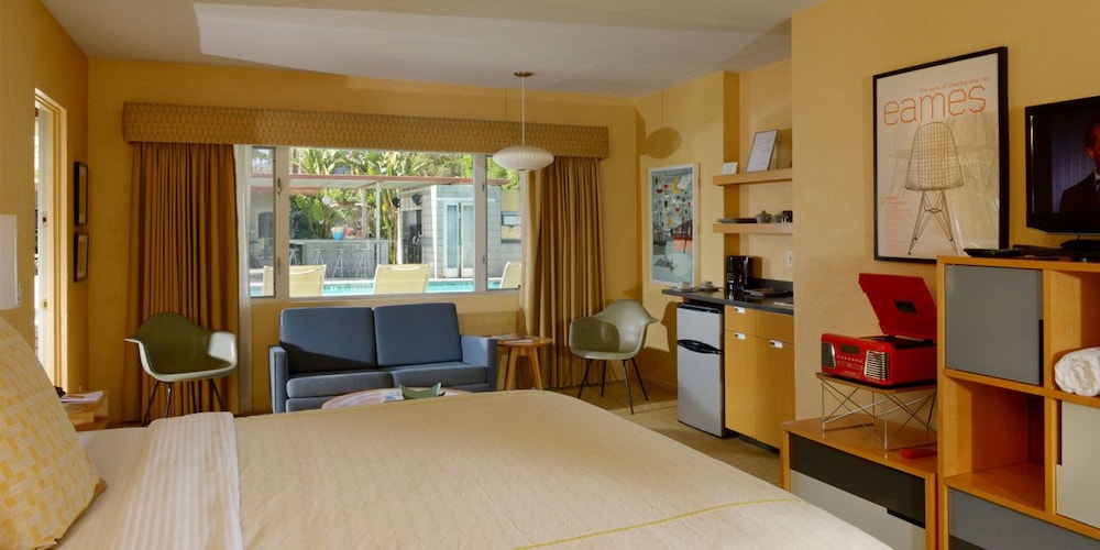 Orbit In 21 and Over a Town and Desert Boutique Hotel - photo 8