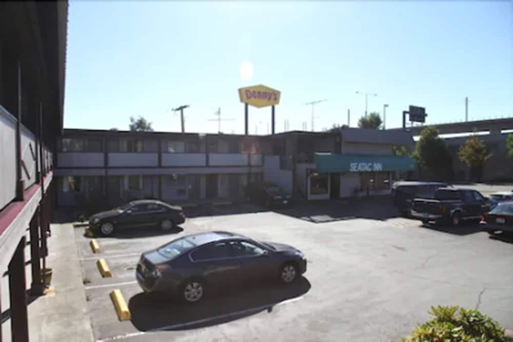Seatac Inn - photo 36