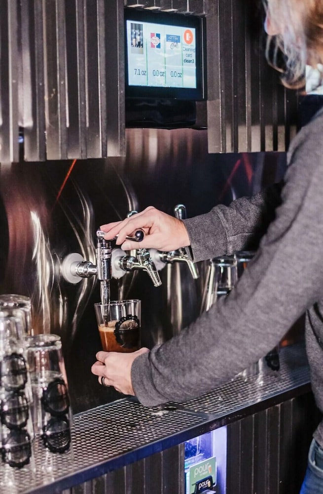 The Well Hotel & Taproom - photo 27
