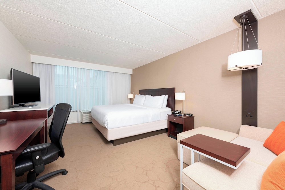 Delta Hotels by Marriott Kalamazoo Conference Center - photo 13