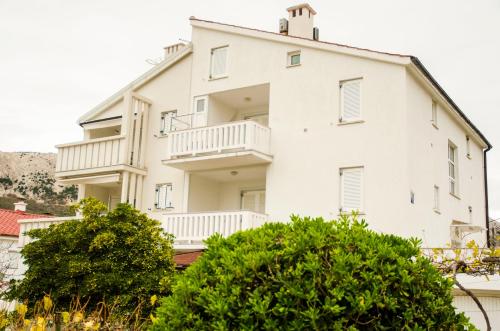 Apartments IDa I — 4-Star Luxury Hotel in Baska, Croatia