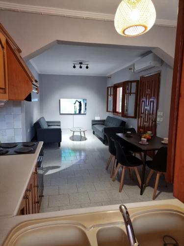 Meltemi Apartments — 4-Star Luxury Hotel in Asprovalta, Greece