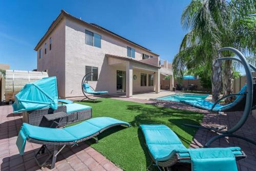 The Tranquil Retreat Heated Pool HotTub Sauna BBQ in Casa Grande, United States