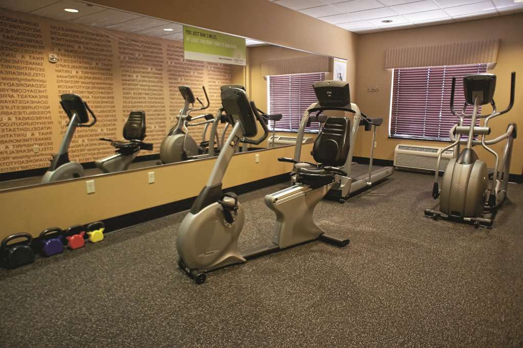 La Quinta Inn & Suites by Wyndham Edmond - photo 12