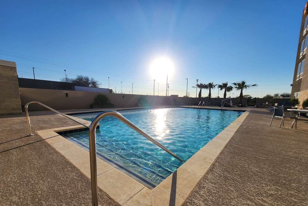 La Quinta Inn & Suites by Wyndham Del Rio - photo 17