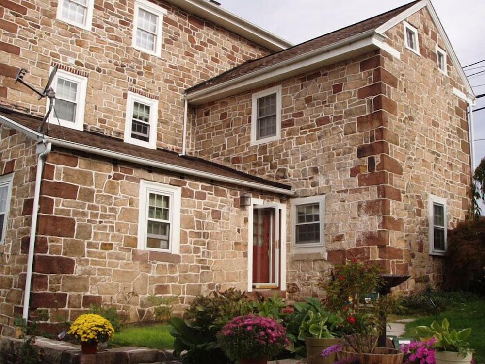 Historic Schoeneck Hotel B&B - photo 15