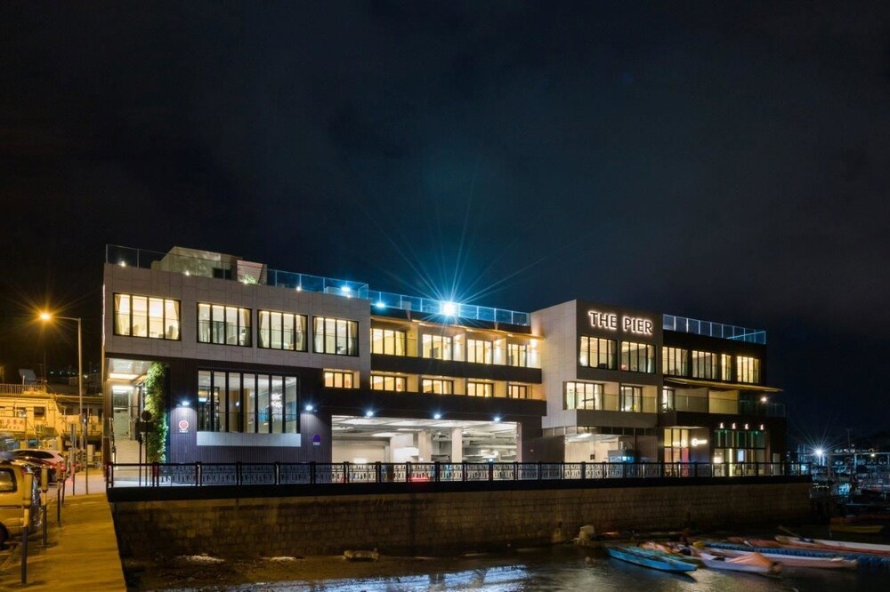 The Pier Hotel — hotel in Sai Kung