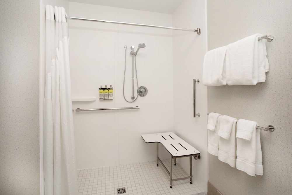 Holiday Inn Express & Suites Ely by IHG - photo 15