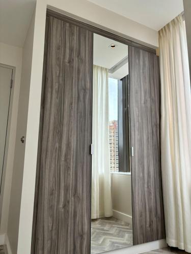 1Bed Apartment In Foreshore Place City Views 1202