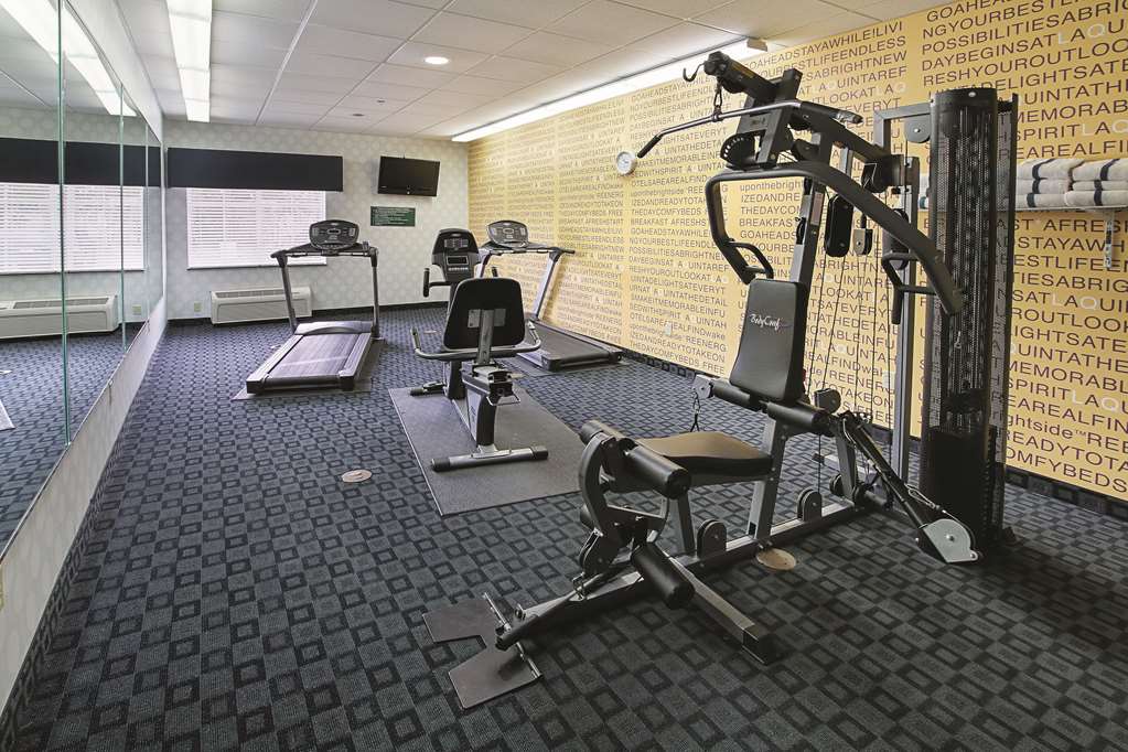 La Quinta Inn & Suites by Wyndham Dallas Hutchins - photo 13