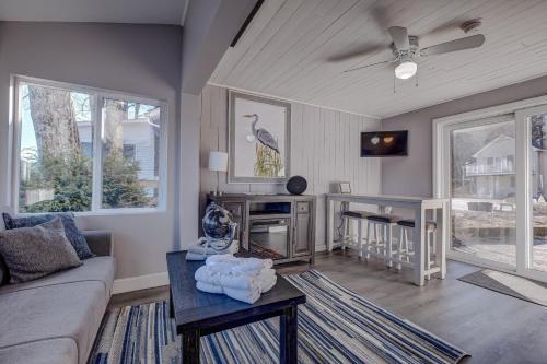 Modern Winnipesaukee Lake Front Retreat Siena — Alton — photo 5
