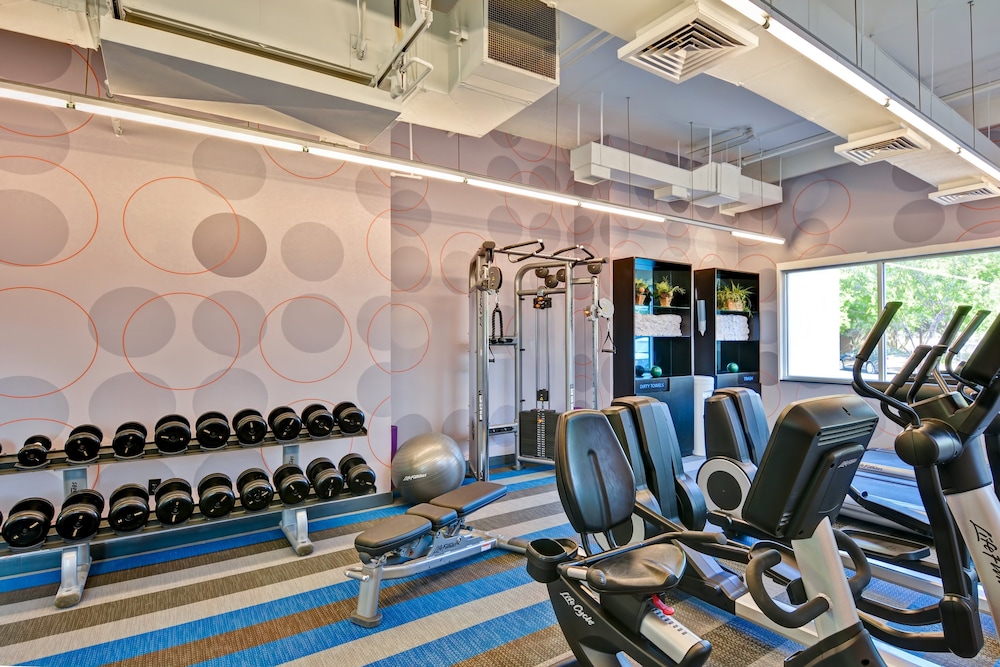 Aloft Phoenix Airport - photo 21