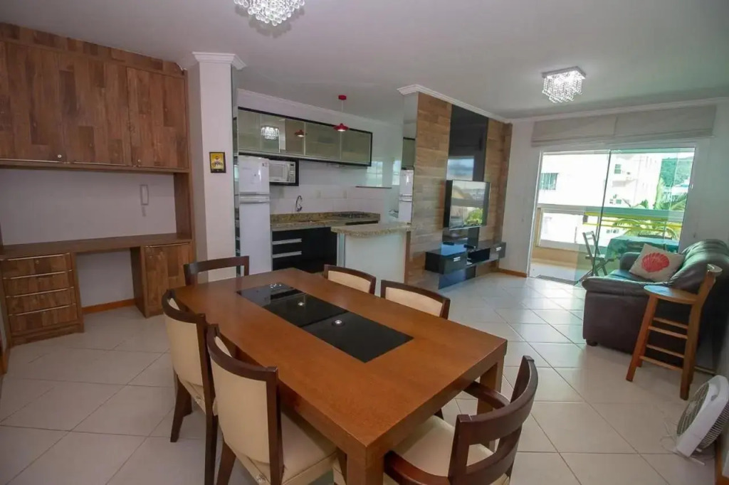 B956 Apartamento 2 quartos p 6 pessoas em Bombas
