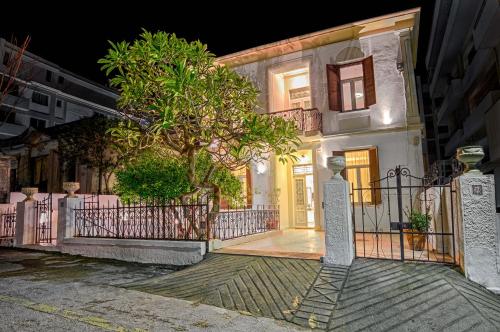 Villa Stella Rhodes Town — 4-Star Luxury Hotel in Rodos, Greece