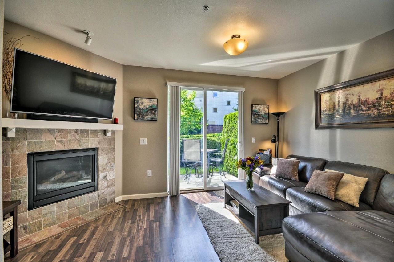 Modern Vancouver Townhome Right on Main St — 4-Star Luxury Hotel in Vancouver, United States