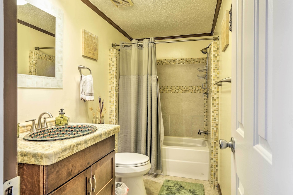 Surfside Beach Home with Resort Perks Walk To Beach - photo 17