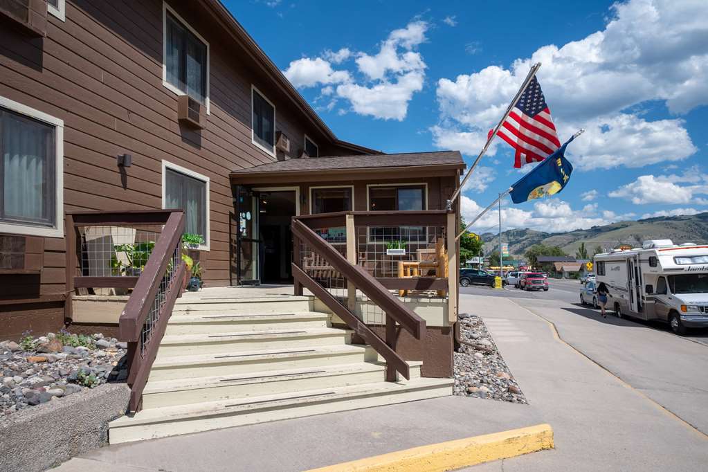 Super 8 by Wyndham Gardiner Yellowstone Park Area - photo 11