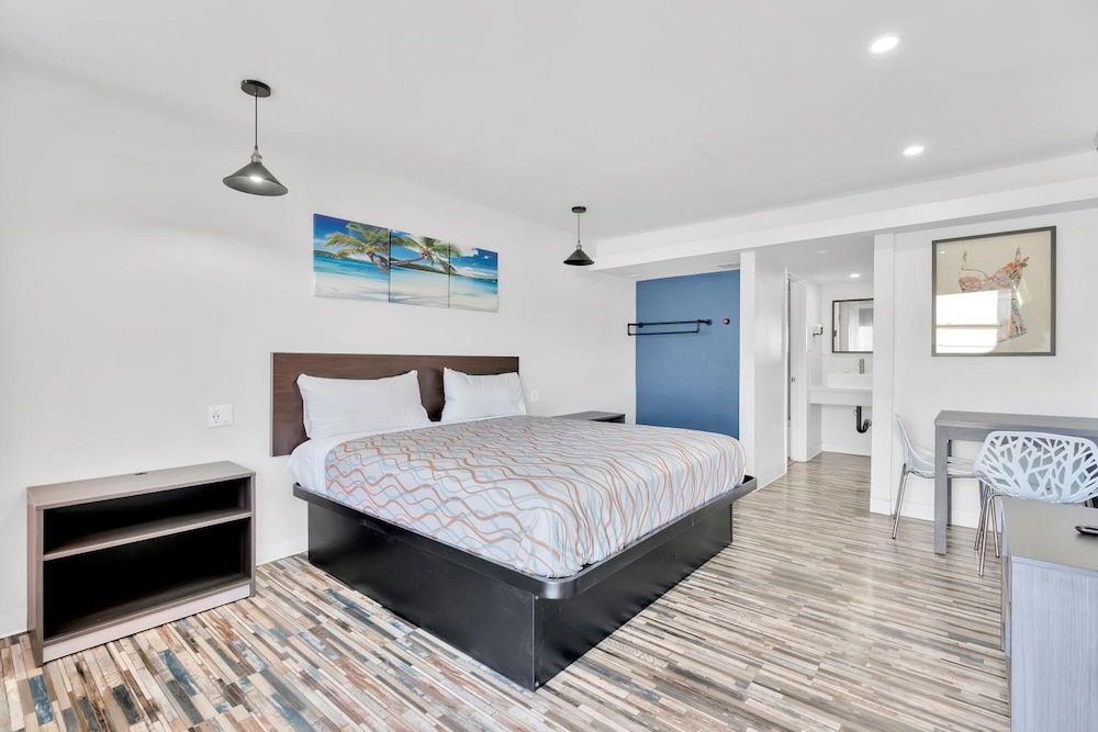 Tradewinds Motel - photo 14
