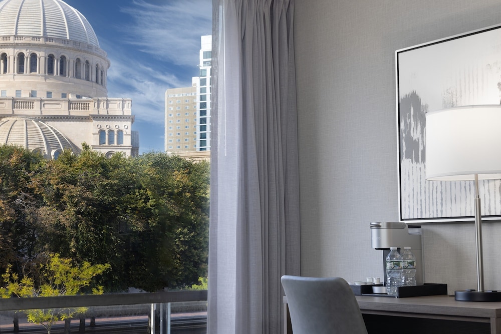 The Midtown Hotel - photo 16
