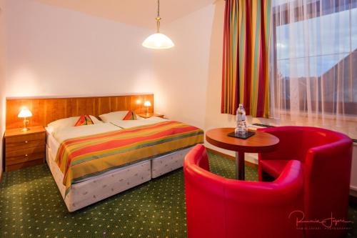 Turmhof Breitenbrunn - carbon neutral hotel in Breitenbrunn